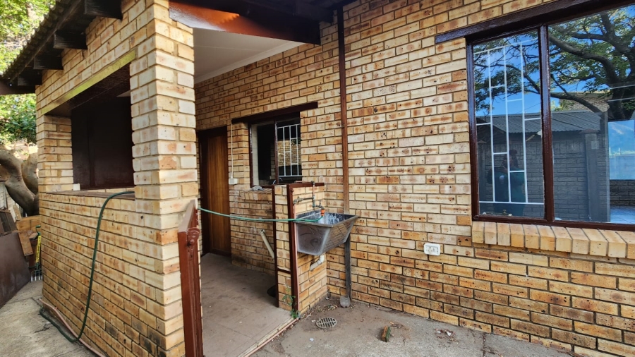 3 Bedroom Property for Sale in Geelhoutpark North West